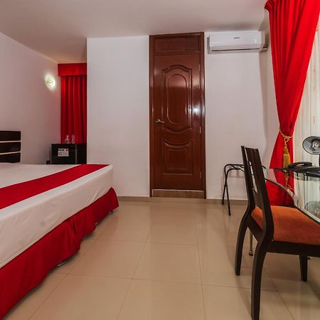 Hotel B'Liam Тумбес Екстериор снимка