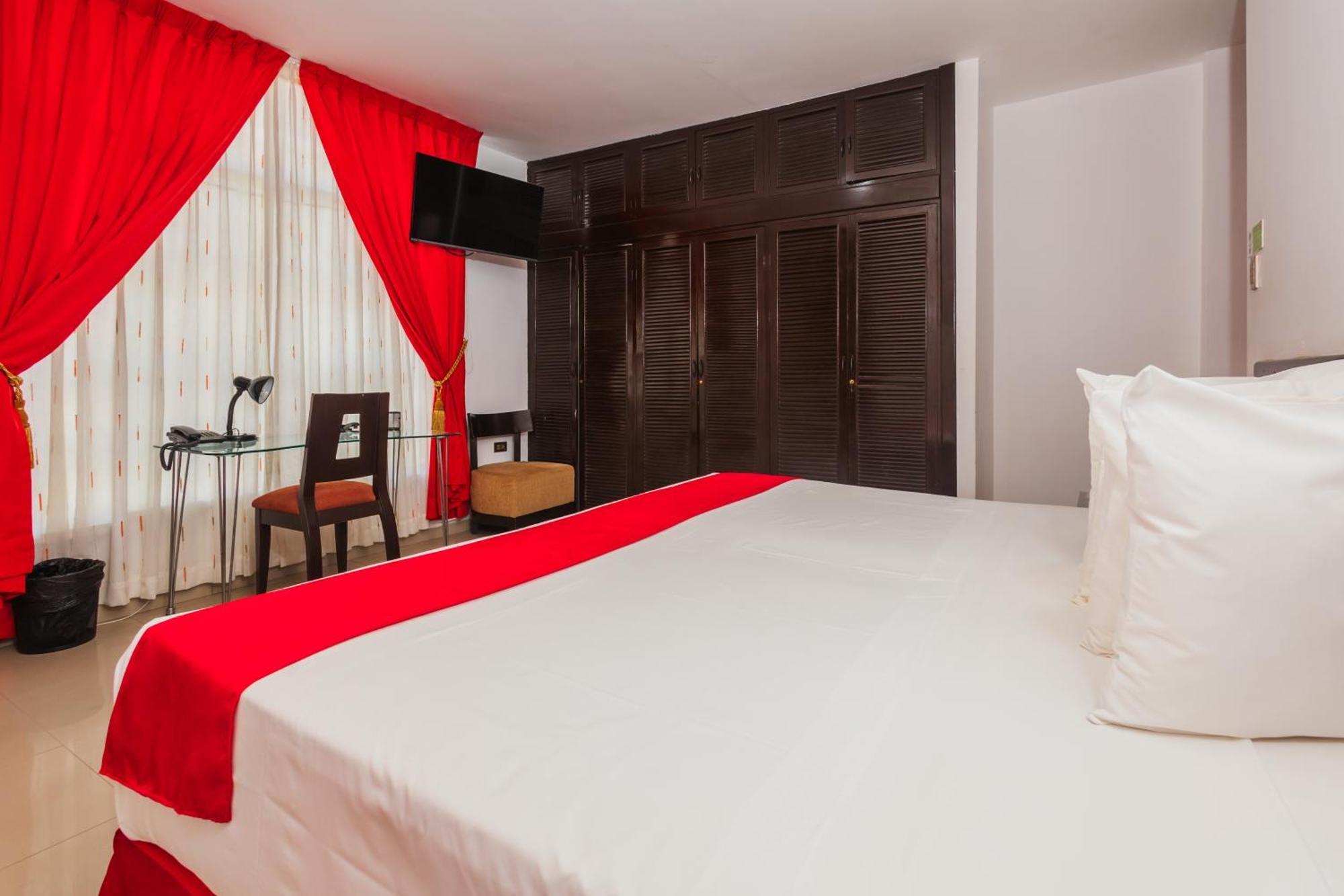 Hotel B'Liam Тумбес Екстериор снимка