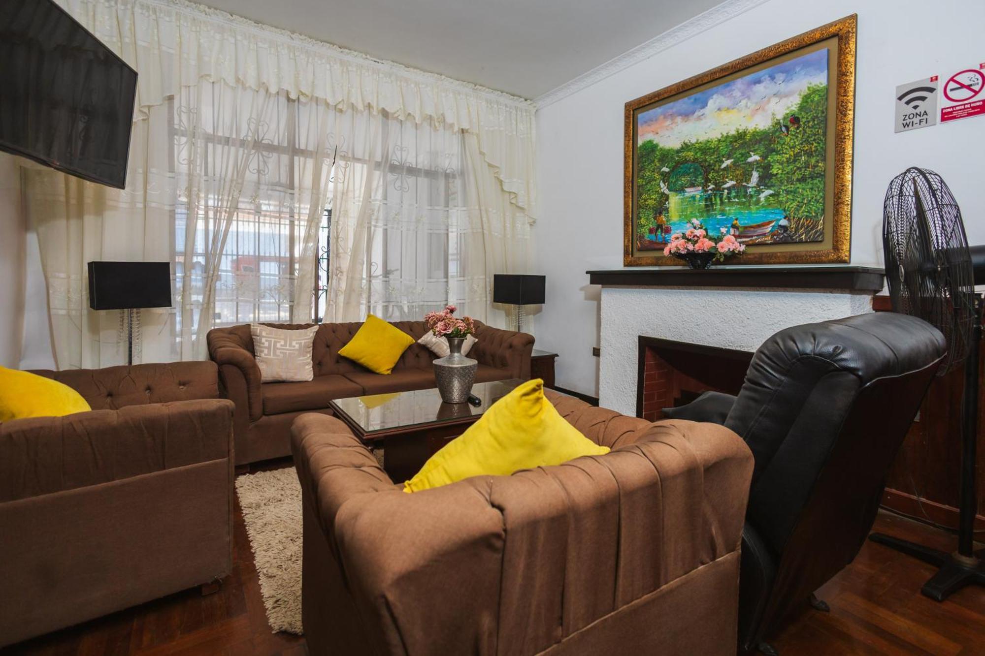 Hotel B'Liam Тумбес Екстериор снимка